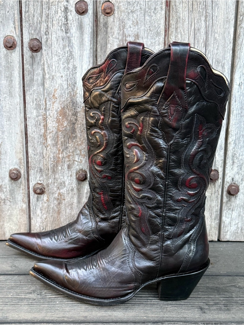 Vintage Corral Black Cherry 🍒 Women's Cowboy Boots